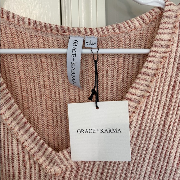 Relaxed V-Neck Short Sleeve Top in Blush Stripe - Picture 5 of 5